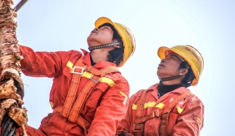 广西尊龙凯时“百年风华 交通风采”全国交通运输摄影大赛参赛作品—— 筑虹群像